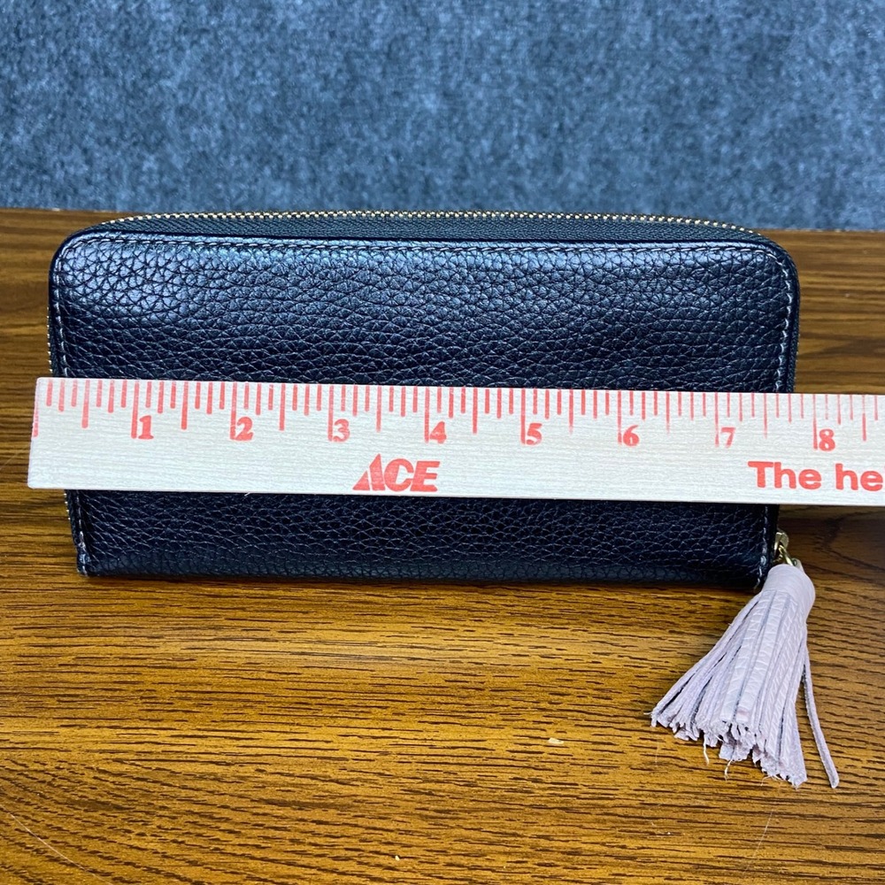 Fossil Tara Black Pebbled Leather Zip Around Clutch Wallet with Pink Tassel - Picture 3 of 7
